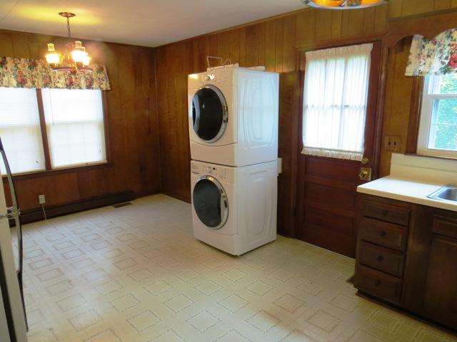 1836 Oak Level Road Bassett, VA 24055 - Photo 14 of 31 KITCHEN