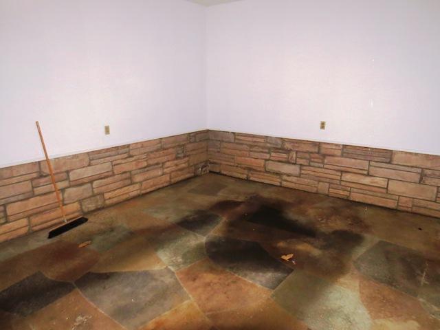 1836 Oak Level Road Bassett, VA 24055 - Photo 27 of 31 GARAGE