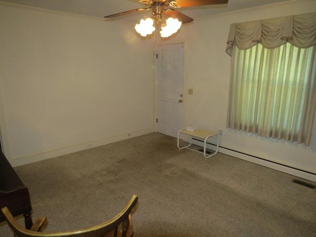 1836 Oak Level Road Bassett, VA 24055 - Photo 7 of 31 LIVING ROOM