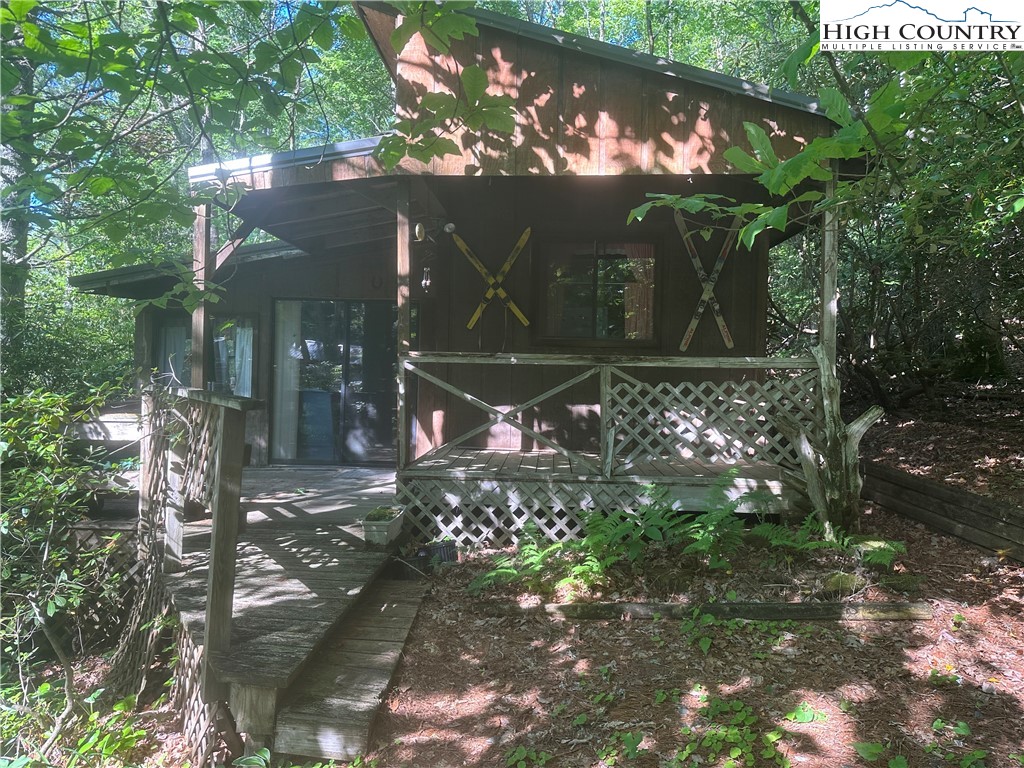 91 Locust Road Newland, NC 28657 - Photo 1 of 22 Gallery Image 1