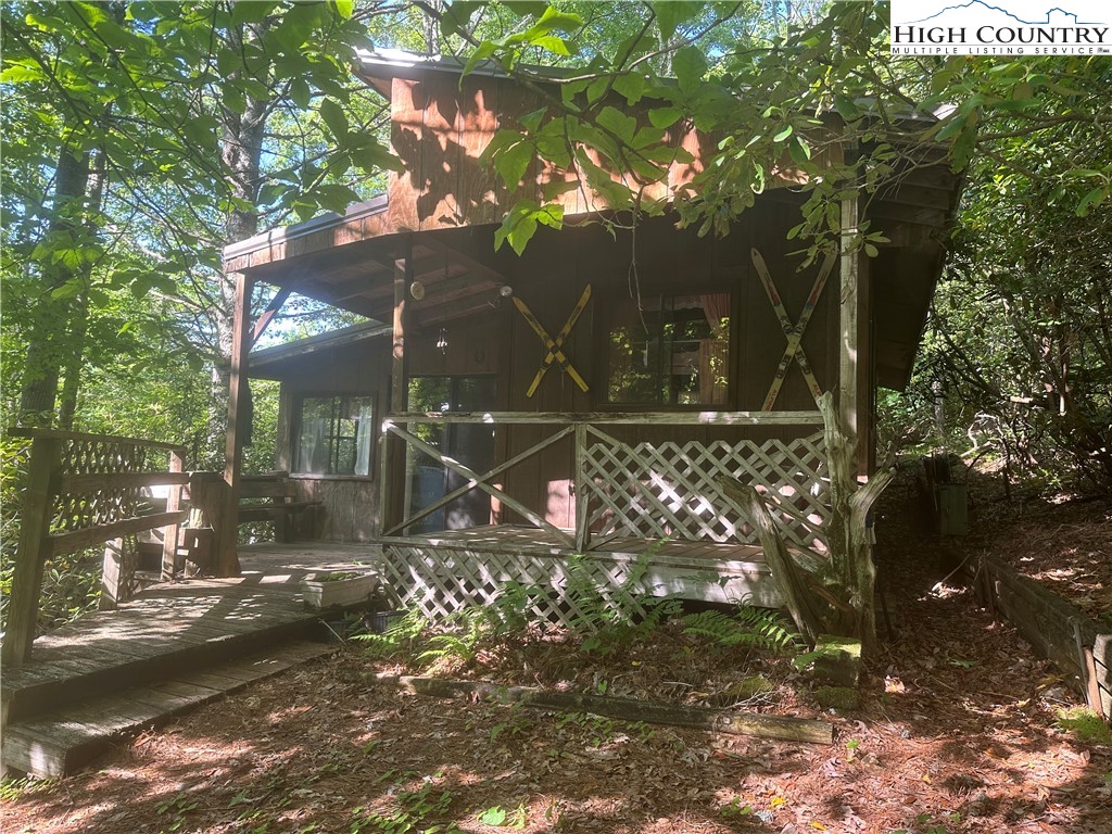 91 Locust Road Newland, NC 28657 - Photo 2 of 22 Gallery Image 2