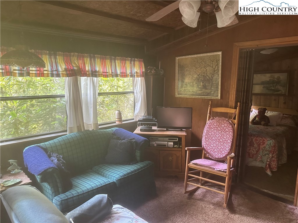 91 Locust Road Newland, NC 28657 - Photo 4 of 22 Gallery Image 4