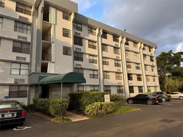 $1,450 | 2501 Riverside Drive, Unit 503A, Coral Springs, FL 33065