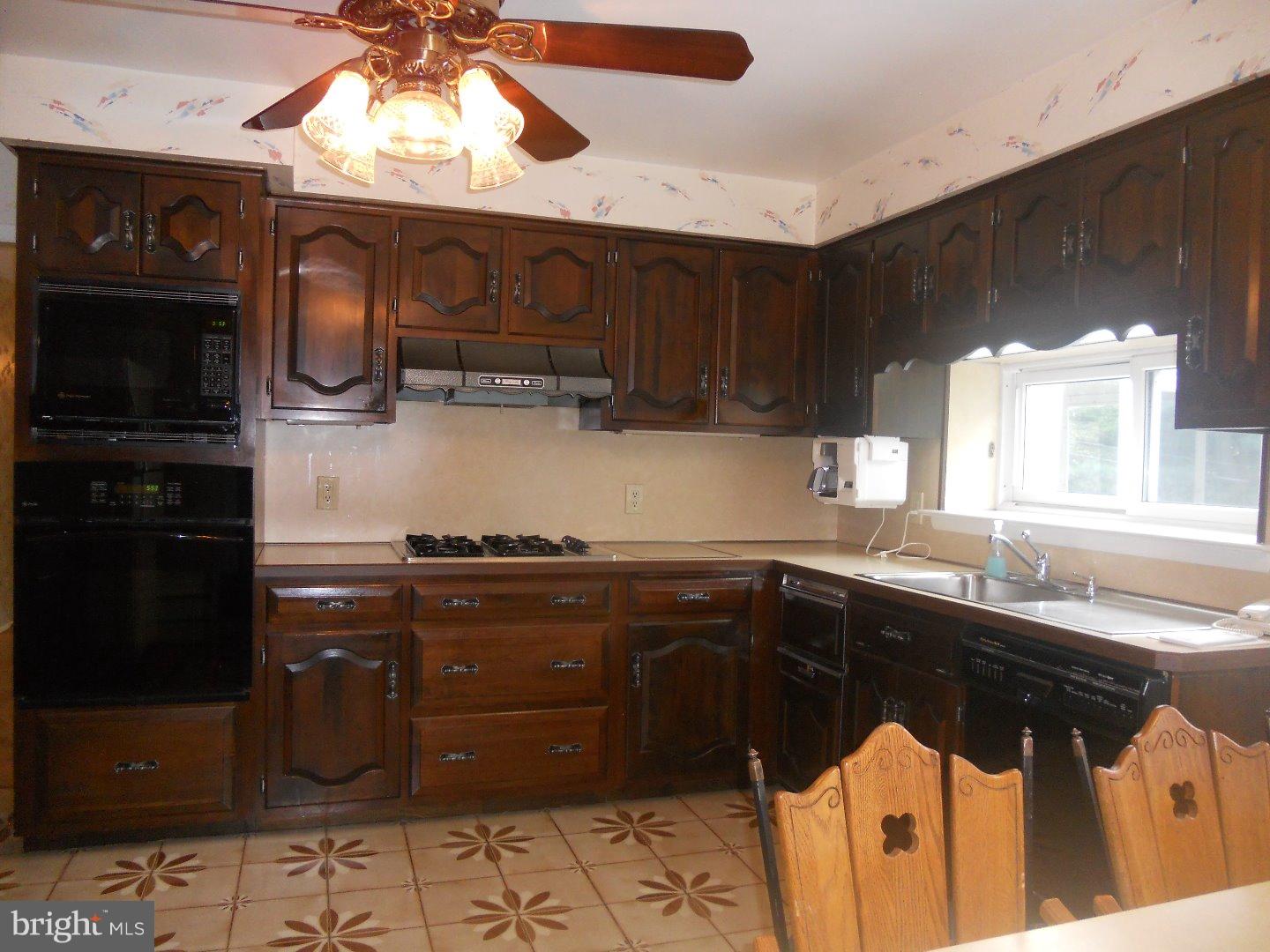3864 James Road Huntingdon Valley, PA 19006 - Photo 5 of 14 Gallery Image 5