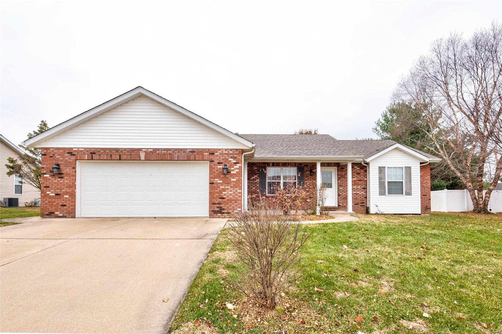 214 Mockingbird Lane Waterloo, IL 62298 - Photo 1 of 29 Gallery Image 1