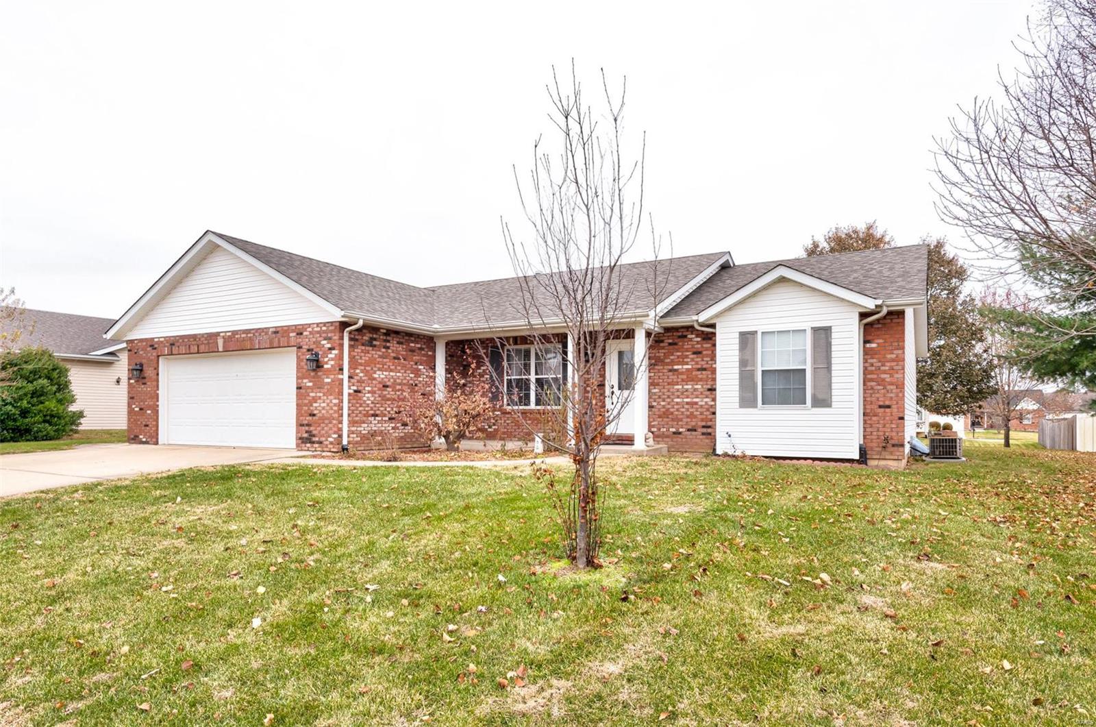214 Mockingbird Lane Waterloo, IL 62298 - Photo 2 of 29 Gallery Image 2