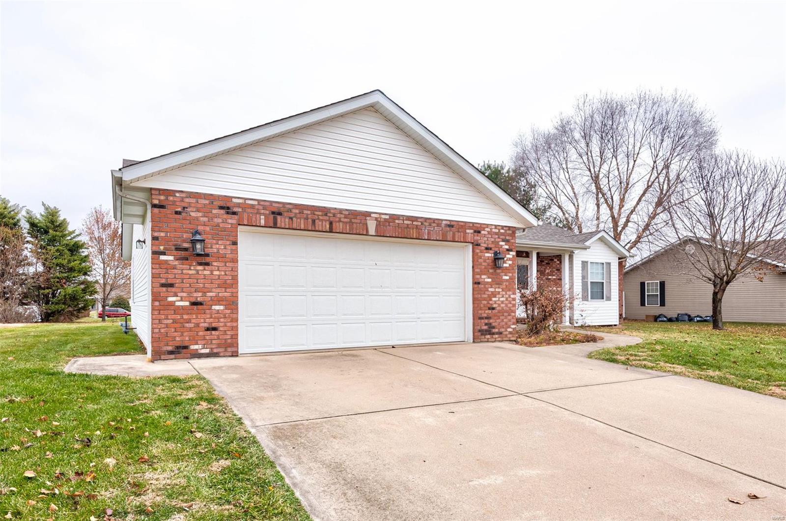 214 Mockingbird Lane Waterloo, IL 62298 - Photo 4 of 29 Gallery Image 4