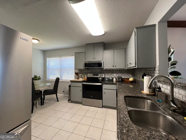 $319,000 | 206 Woodlawn Drive, St. Marys, GA 31558