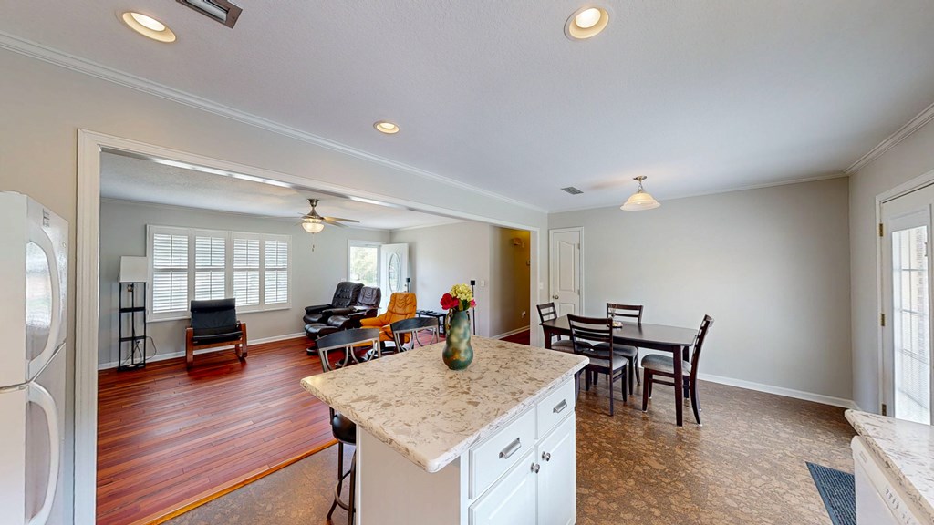 2019 Aberdeen Road Dothan, AL 36301 - Photo 13 of 33