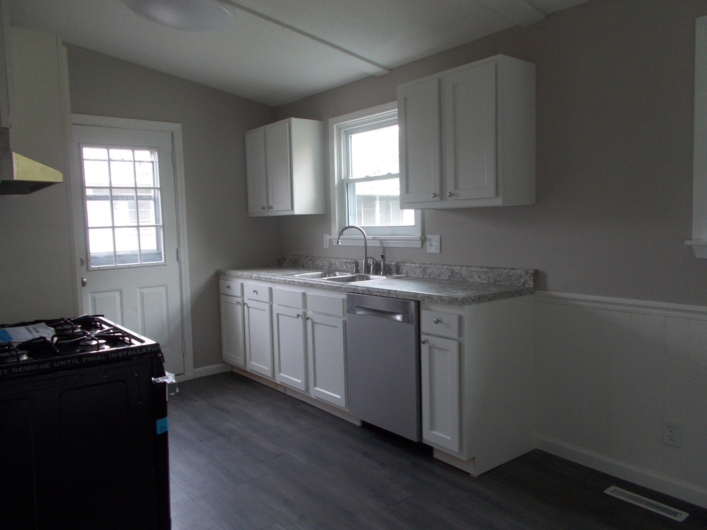5052 Chingford Road Columbus, OH 43232 - Photo 3 of 13 Gallery Image 3