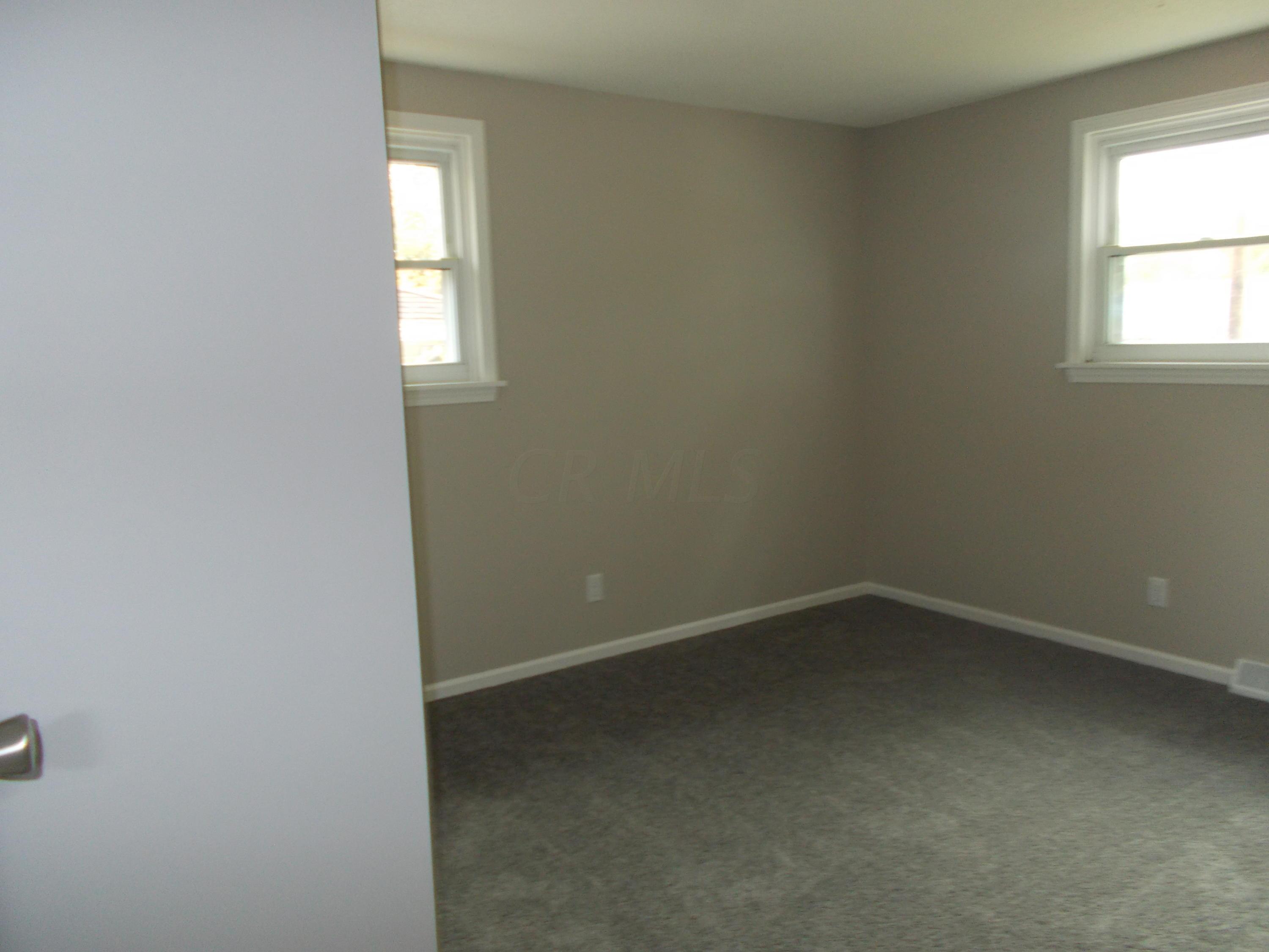 5052 Chingford Road Columbus, OH 43232 - Photo 10 of 13 Gallery Image 10