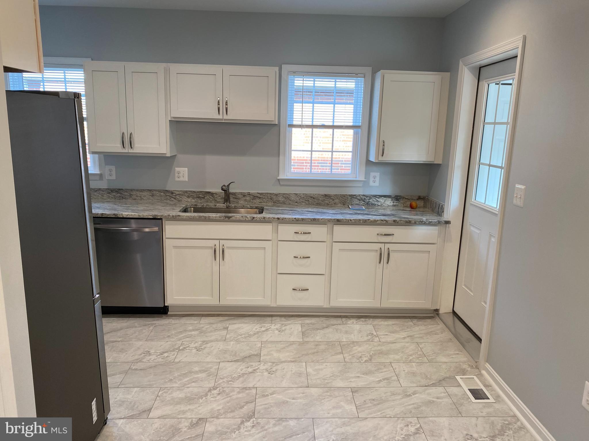 7036 Dunhill Road Dundalk, MD 21222 - Photo 11 of 33 Gallery Image 11