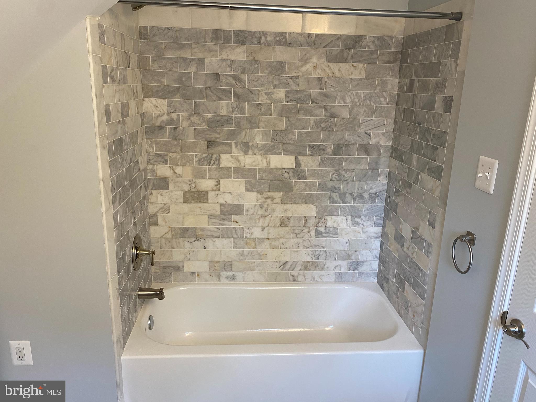 7036 Dunhill Road Dundalk, MD 21222 - Photo 24 of 33 Gallery Image 24