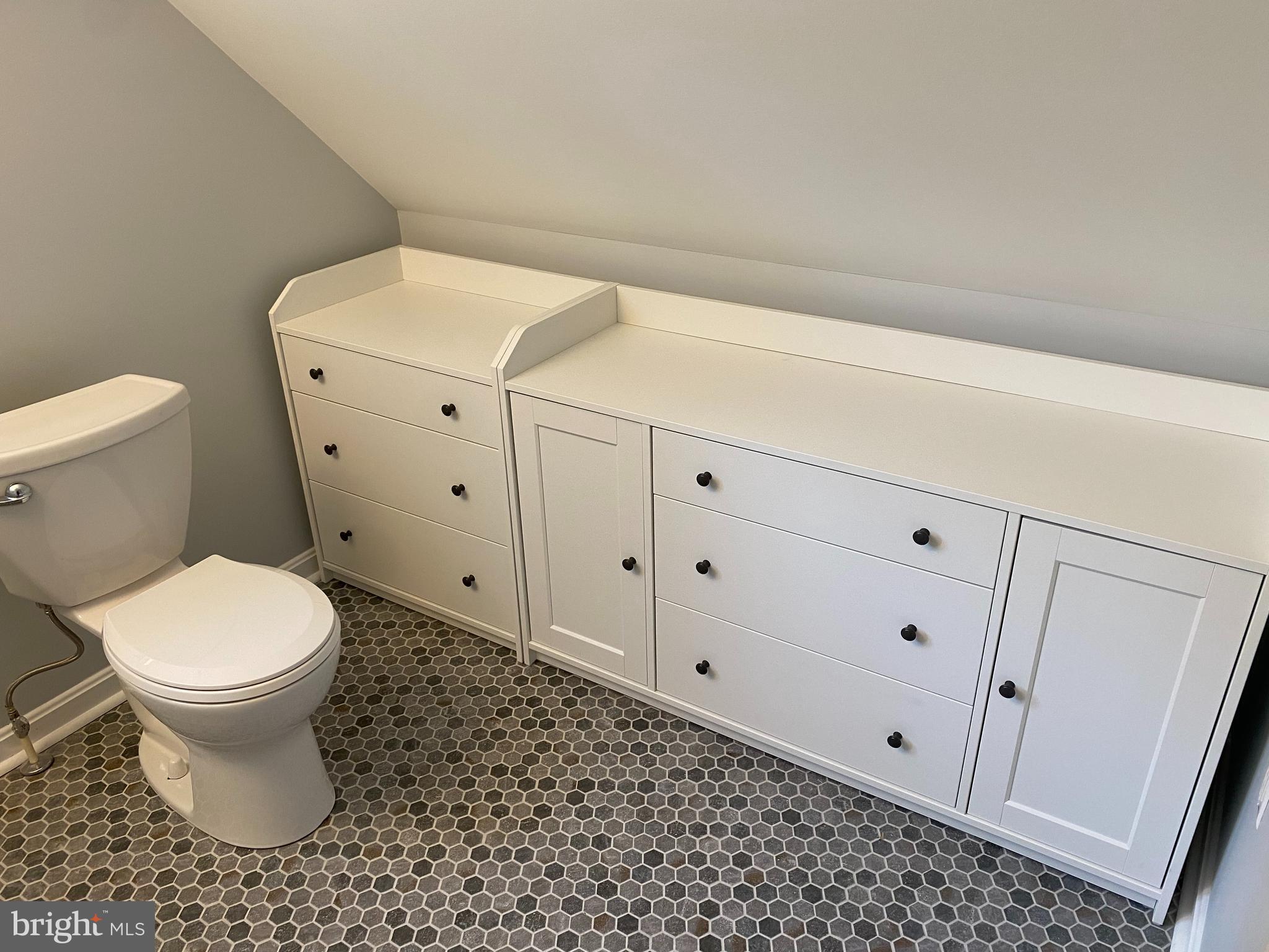 7036 Dunhill Road Dundalk, MD 21222 - Photo 25 of 33 Gallery Image 25
