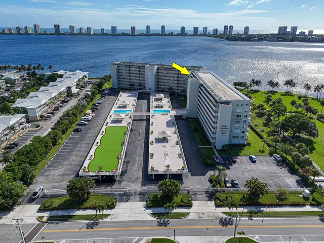 $349,900 | 801 Lake Shore Drive, Unit 419, Lake Park, FL 33403