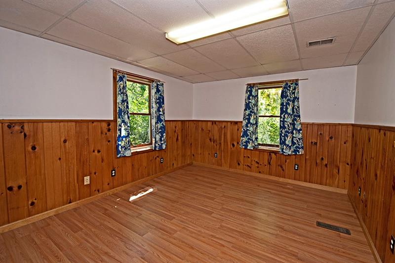 244 Hi Acres Road Greensburg, PA 15601 - Photo 17 of 24 Gallery Image 17