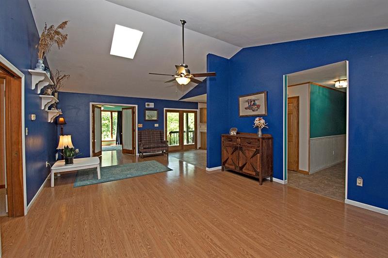 244 Hi Acres Road Greensburg, PA 15601 - Photo 3 of 24 Gallery Image 3