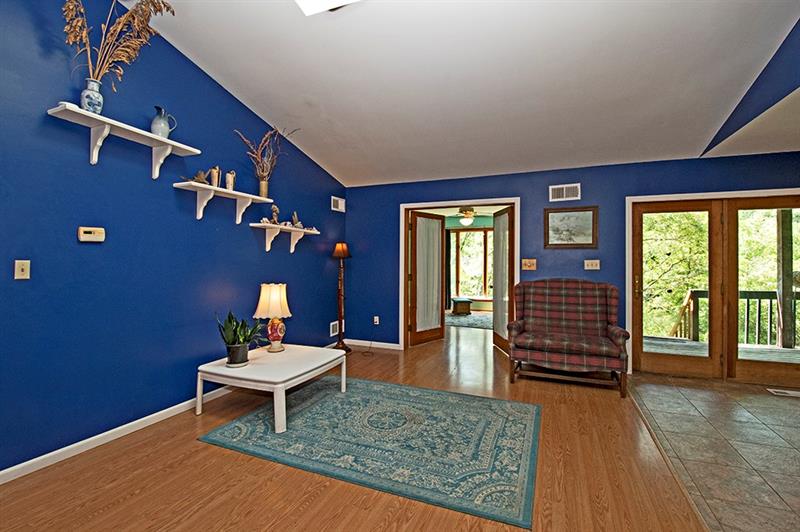 244 Hi Acres Road Greensburg, PA 15601 - Photo 4 of 24 Gallery Image 4
