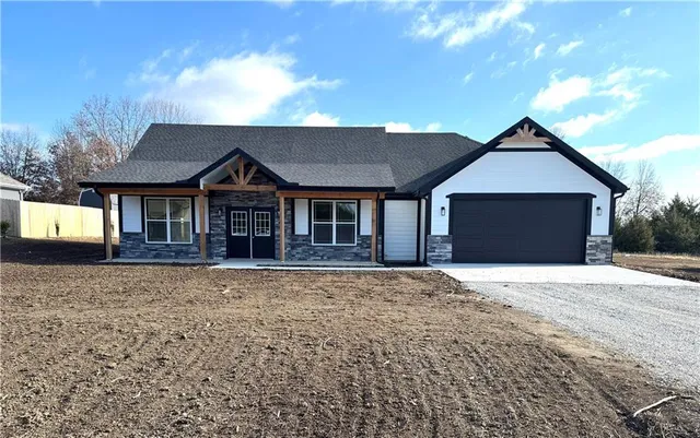 $344,900 | 327 Northeast 51st Road, Warrensburg, MO 64093