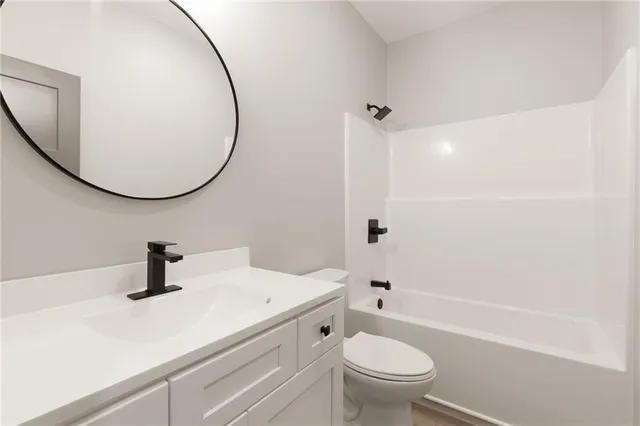 $344,900 | 327 Northeast 51st Road, Warrensburg, MO 64093