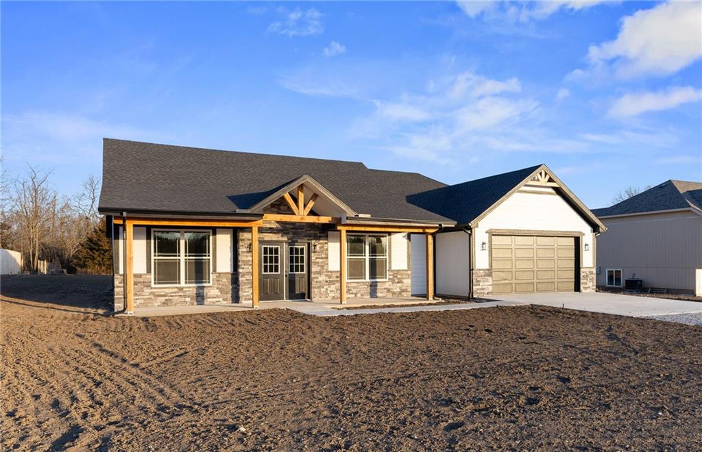 327 Northeast 51st Road Warrensburg, MO 64093 - Photo 3 of 30