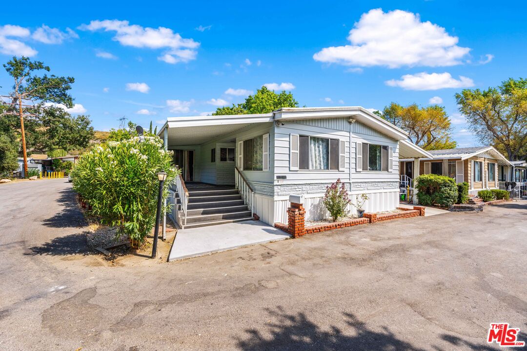 36200 Paradise Ranch Road, Unit 8 Castaic, CA 91384 - Photo 1 of 41