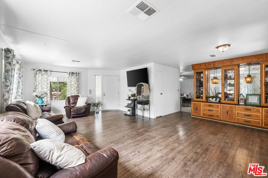 36200 Paradise Ranch Road, Unit 8 Castaic, CA 91384 - Photo 16 of 41