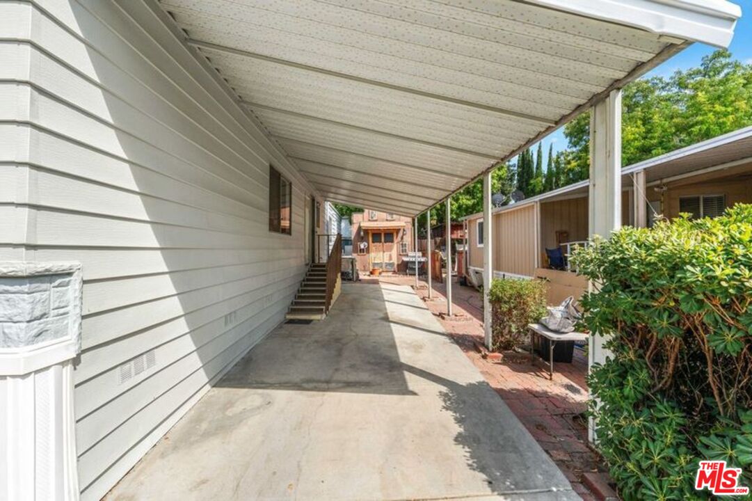 36200 Paradise Ranch Road, Unit 8 Castaic, CA 91384 - Photo 4 of 41