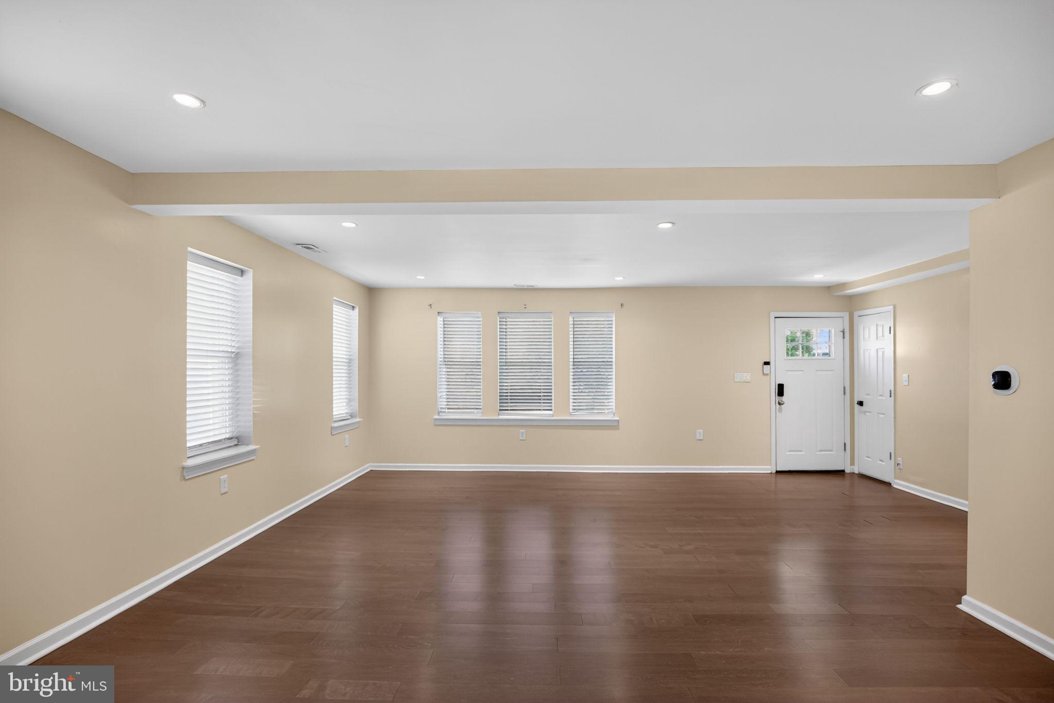 2646 Jenkintown Road Glenside, PA 19038 - Photo 4 of 29 Living Room