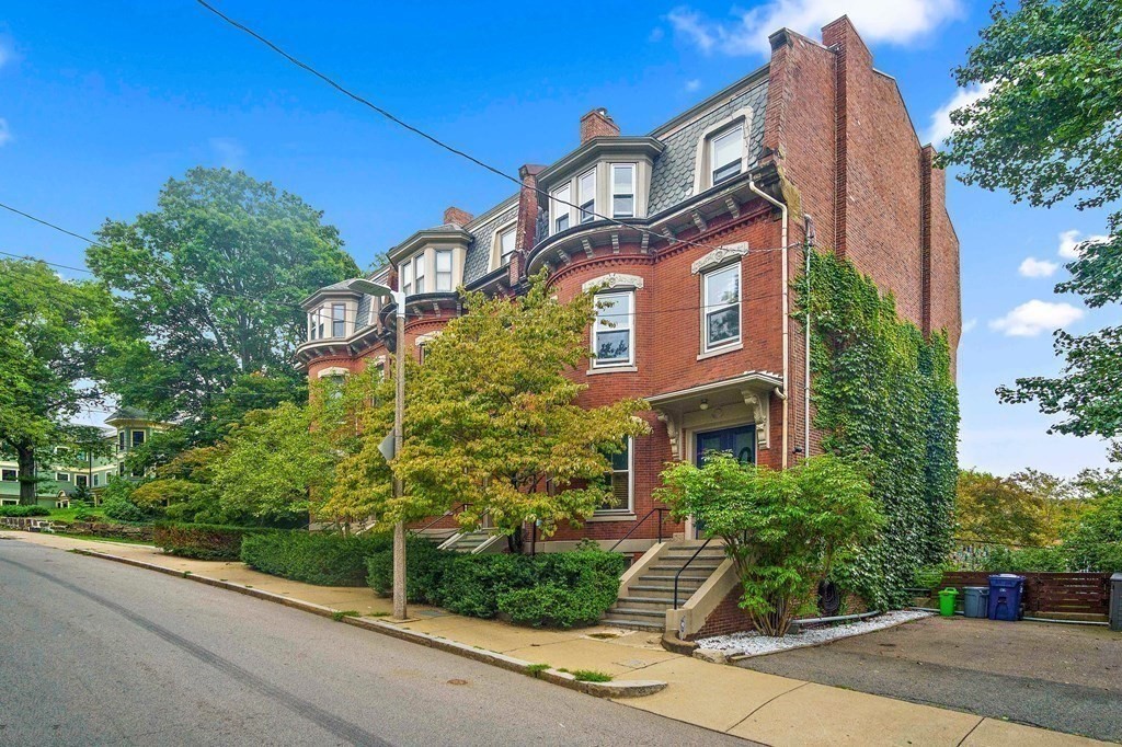 28 Everett Street, Unit 2 Boston, MA 02130 - Photo 3 of 25 front view of a building