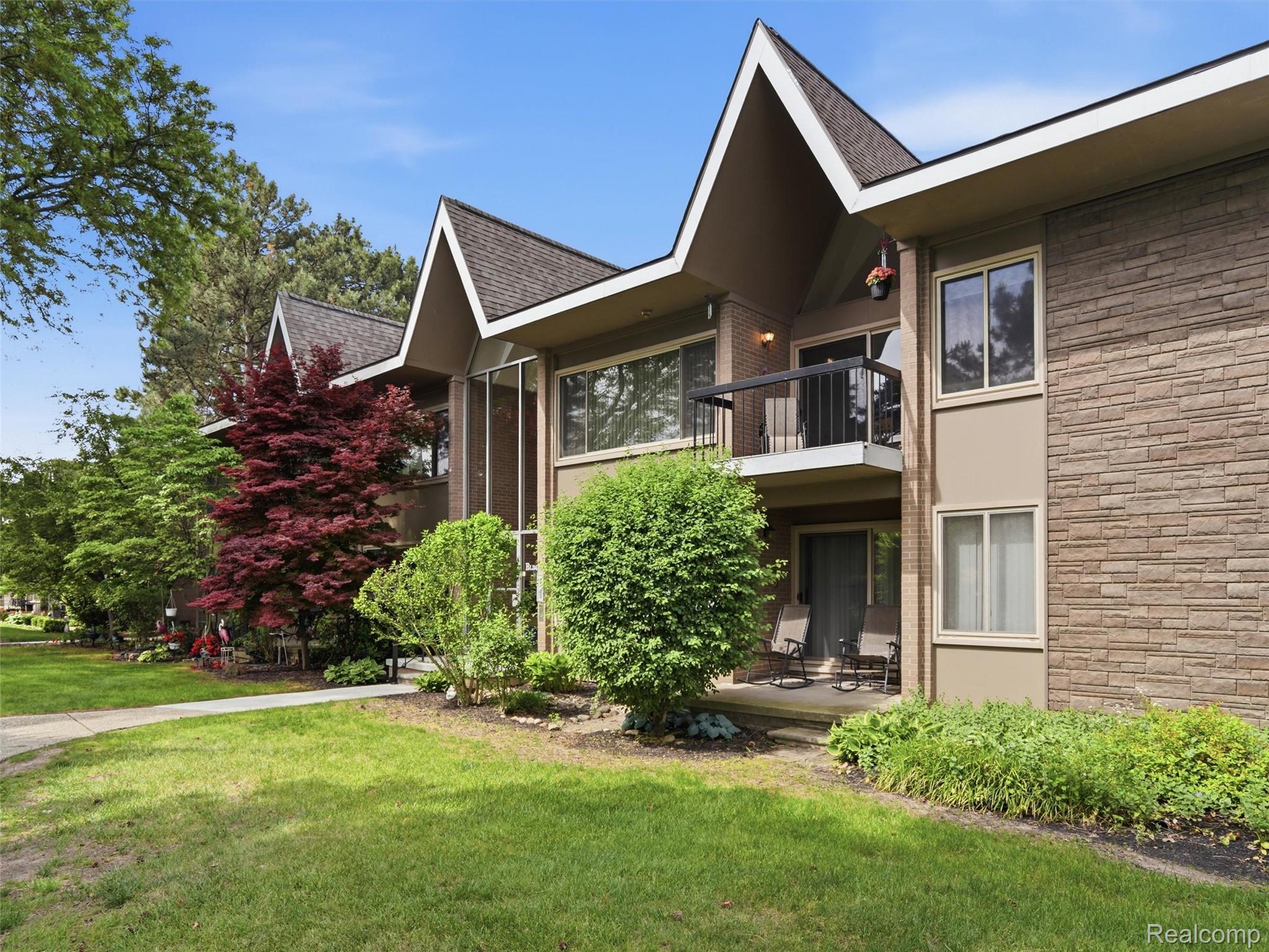 1975 Klingensmith Road, Unit 26 Bloomfield Hills, MI 48302 - Photo 2 of 21 03-DSC04248.jpg