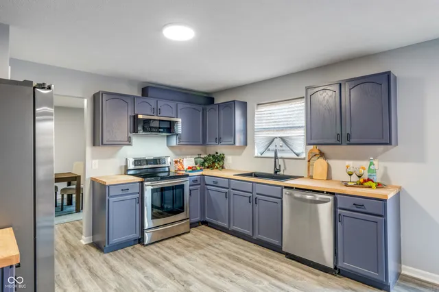 $348,900 | 10828 Young Lake Drive, Indianapolis, IN 46229