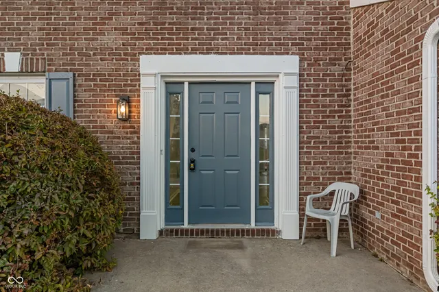 $348,900 | 10828 Young Lake Drive, Indianapolis, IN 46229