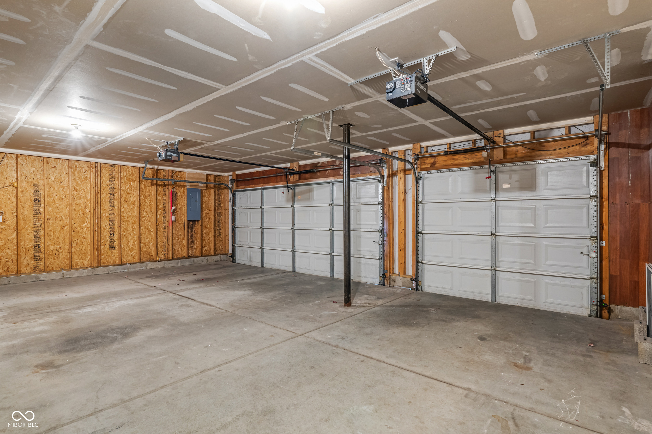 10828 Young Lake Drive Indianapolis, IN 46229 - Photo 44 of 57