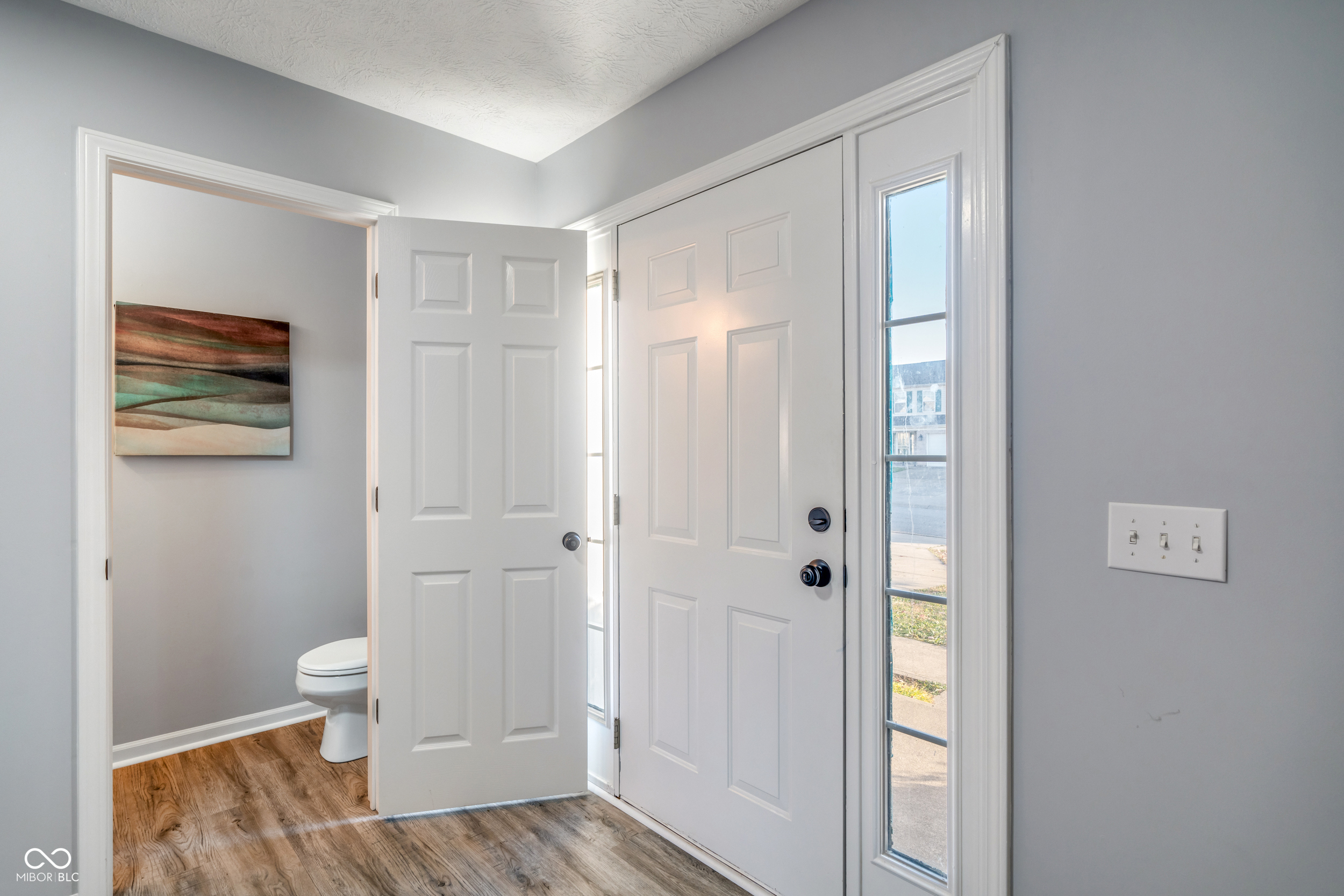 10828 Young Lake Drive Indianapolis, IN 46229 - Photo 5 of 57