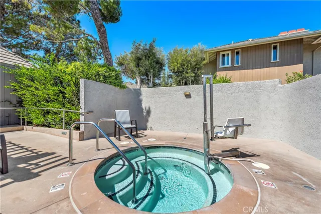 $4,800,000 | 17 Monaco, Unit 12, Newport Beach, CA 92660