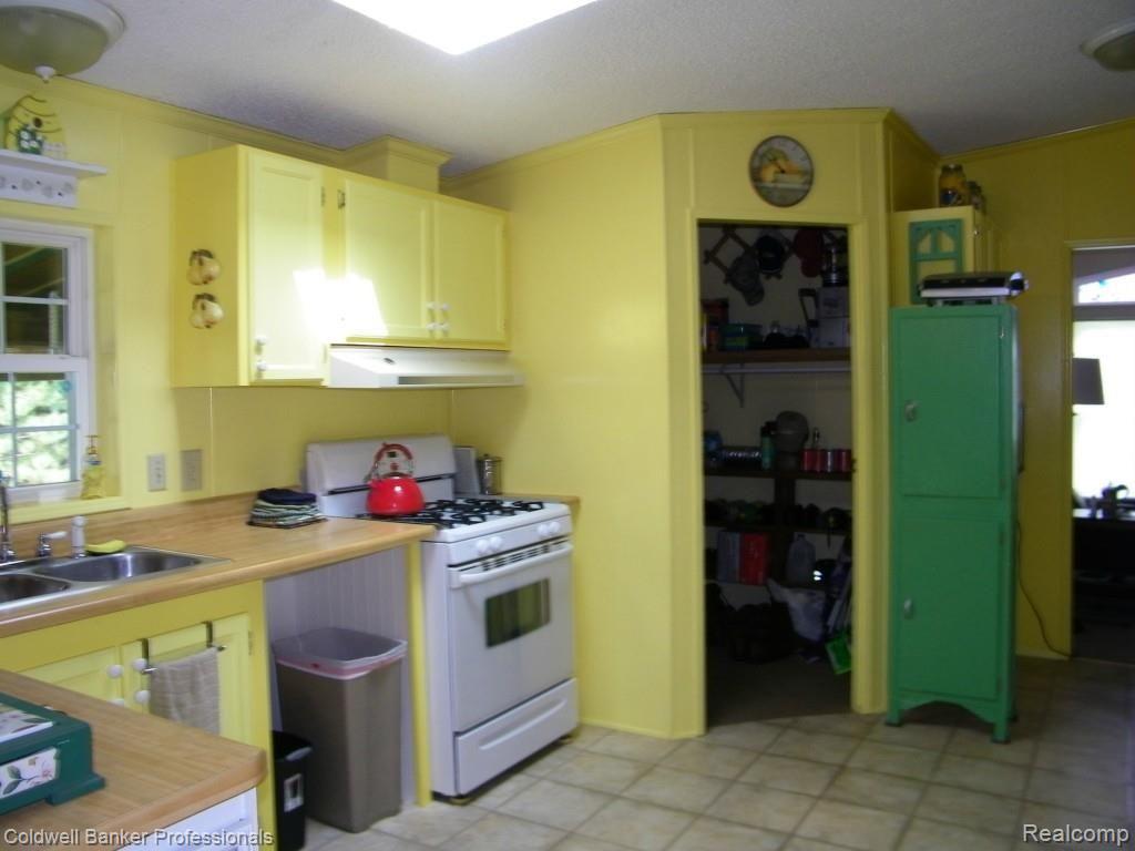4107 Jones Road North Branch, MI 48461 - Photo 27 of 36 100_5869.jpg