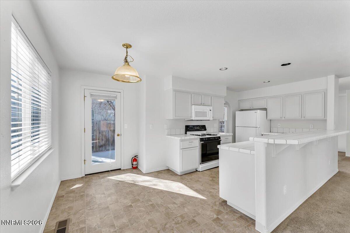 3870 North Westpoint Drive Reno, NV 89509 - Photo 13 of 57 Kitchen