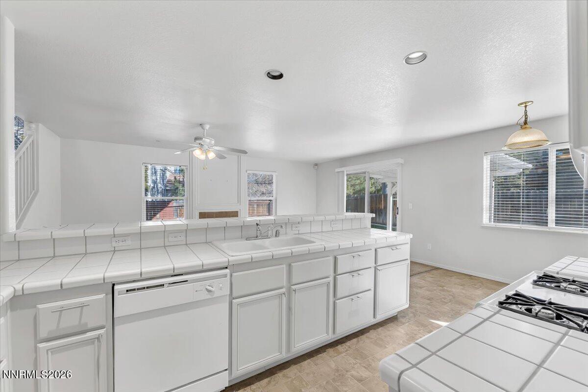 3870 North Westpoint Drive Reno, NV 89509 - Photo 16 of 57 Kitchen