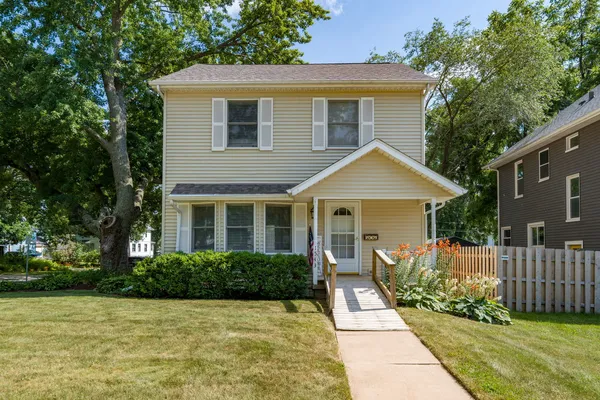 $269,900 | 1543 Mississippi Boulevard, Bettendorf, IA 52722