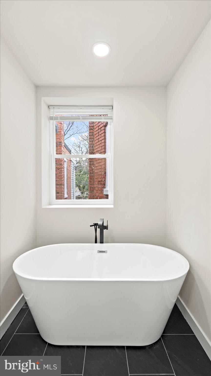 2011 East 31st Street Baltimore, MD 21218 - Photo 8 of 24