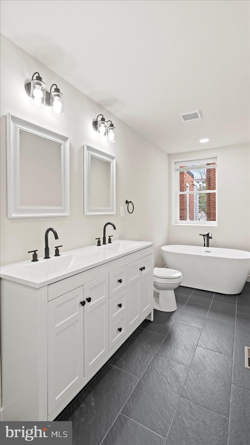 2011 East 31st Street Baltimore, MD 21218 - Photo 9 of 24