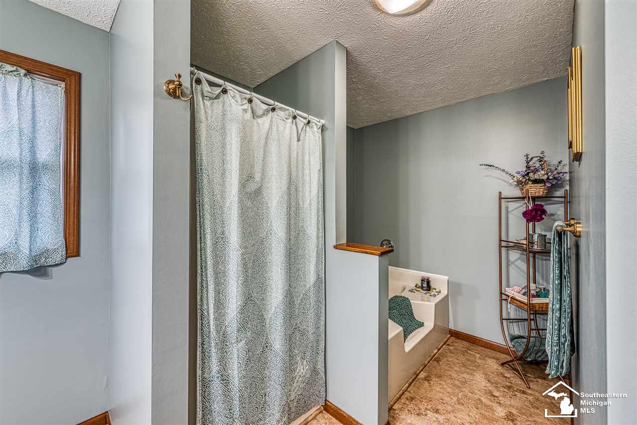 1170 Hubbard Road Monroe, MI 48161 - Photo 19 of 39 31367523-18.JPG