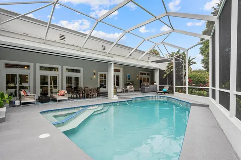 $1,895,000 | 7 Worth Court, Sewall's Point, FL 34996