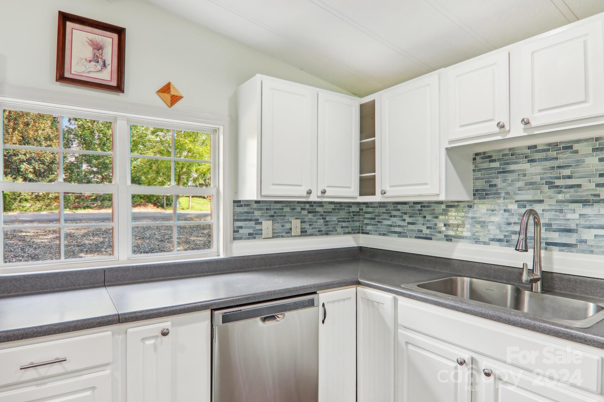 38 Ridge Road Asheville, NC 28806 - Photo 12 of 41 Gallery Image 12