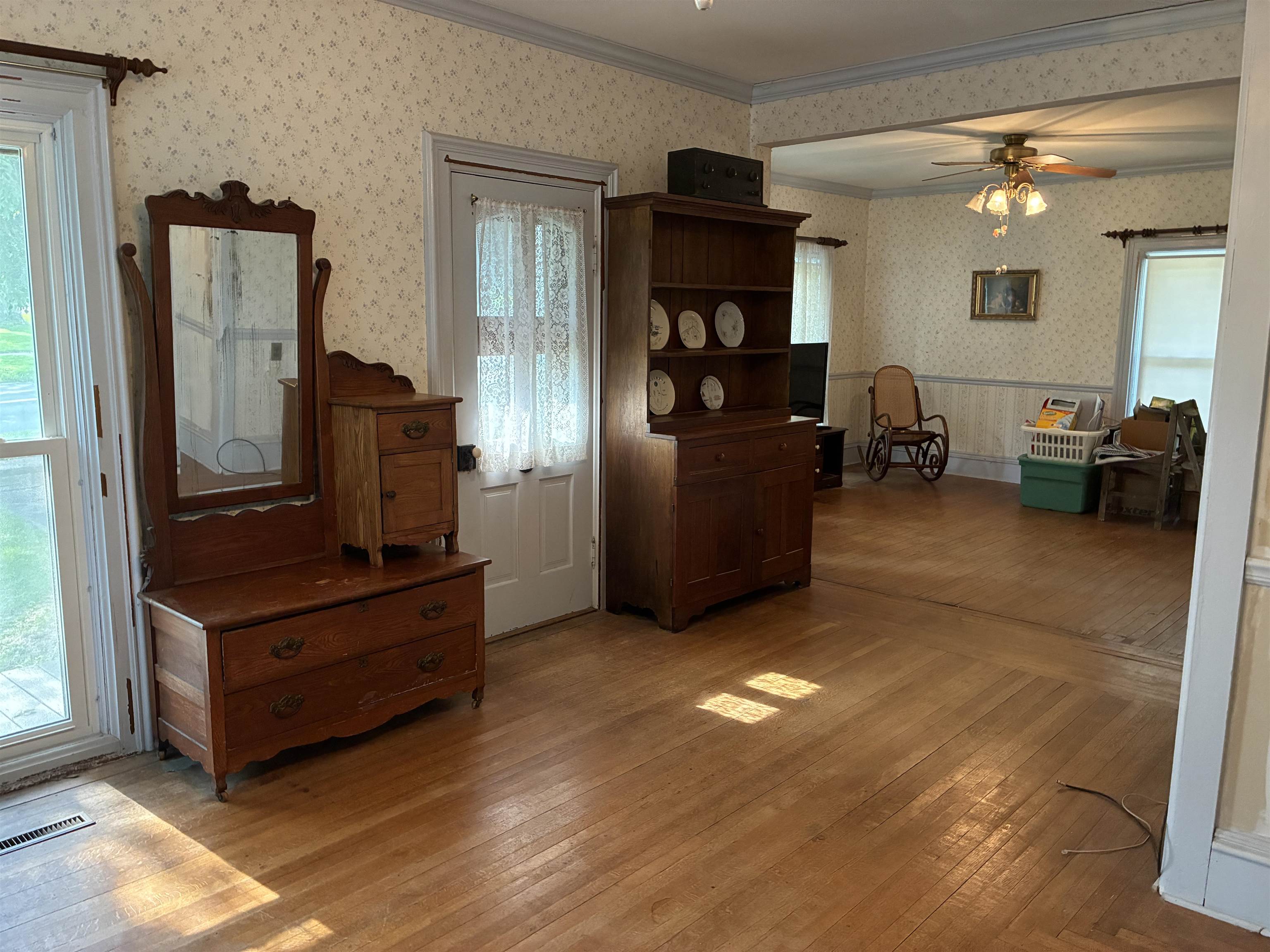 115 North Clay Street Mount Carroll, IL 61053 - Photo 21 of 61 a living room with furniture