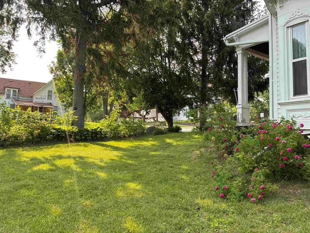 $119,900 | 115 North Clay Street, Mount Carroll, IL 61053