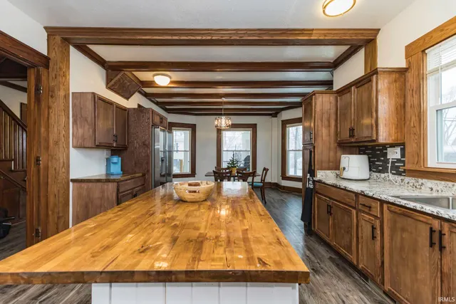 $390,000 | 3910 East Bellefontaine Road, Hamilton, IN 46742