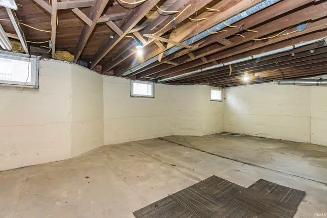 $390,000 | 3910 East Bellefontaine Road, Hamilton, IN 46742