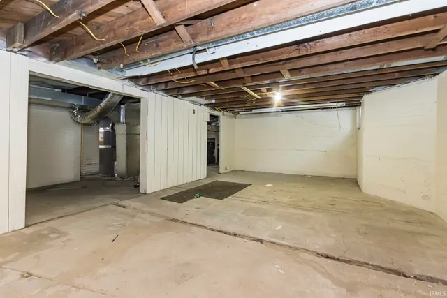 $390,000 | 3910 East Bellefontaine Road, Hamilton, IN 46742